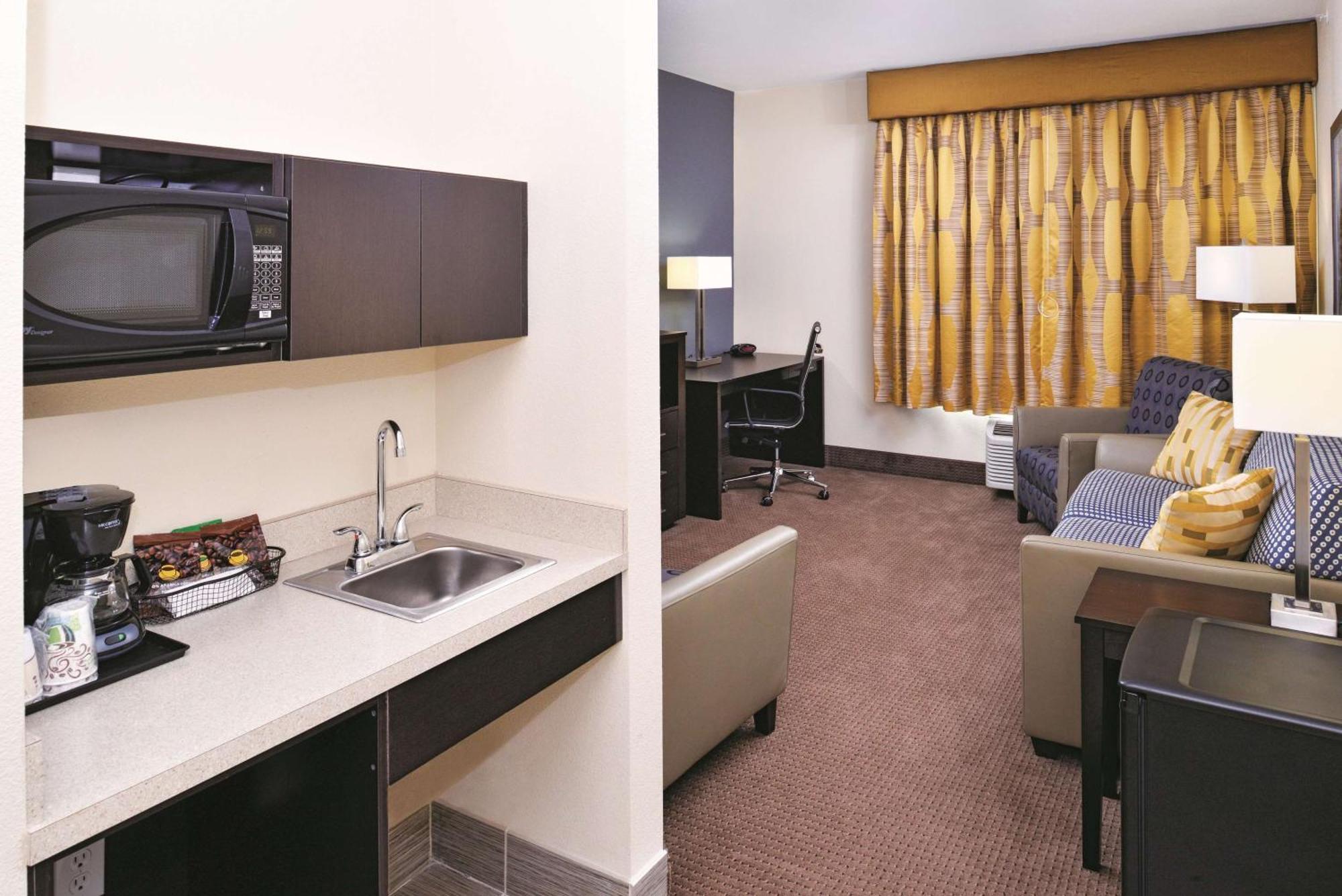La Quinta By Wyndham Karnes City - Kenedy Eksteriør bilde